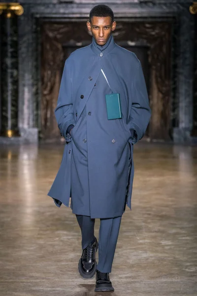 Look 1
